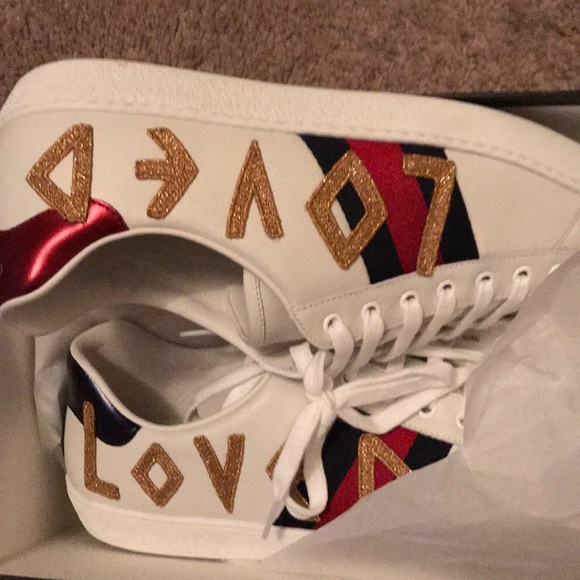 Men’s Gucci sneakers size 11